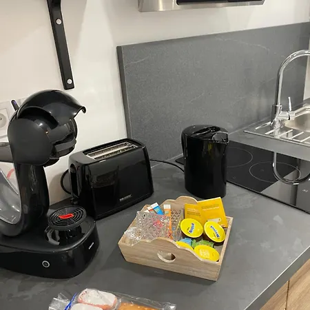 Apartment Appartement Entier Rez De Maison Avec Exterieur Proche Reims