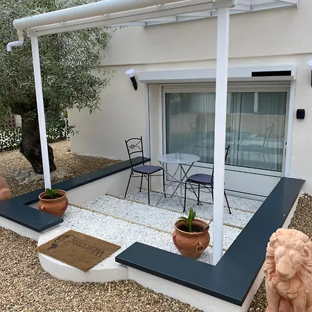 Appartement Entier Rez De Maison Avec Exterieur Proche Reims * Tinqueux