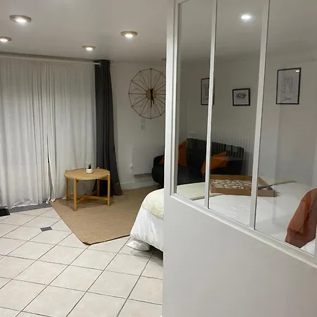 Appartement Entier Rez De Maison Avec Exterieur Proche Reims Apartment