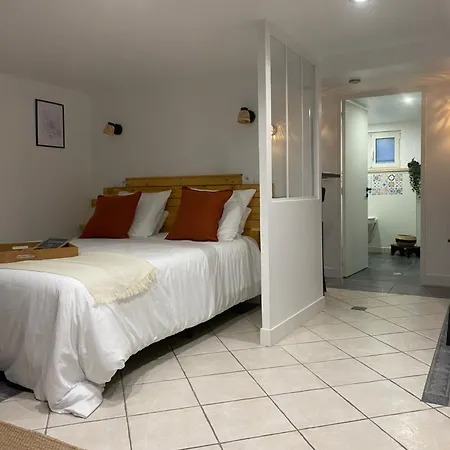 Apartment Appartement Entier Rez De Maison Avec Exterieur Proche Reims Tinqueux