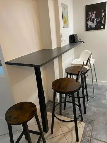 Apartment Rdc De Maison Avec Exterieur Proche Reims